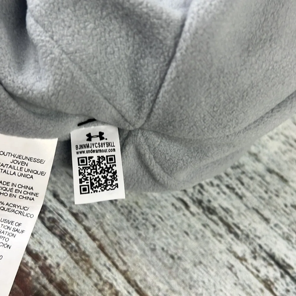 Under Armour girl’s black